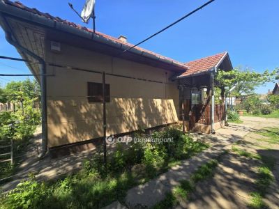 Eladó családi ház Kaba