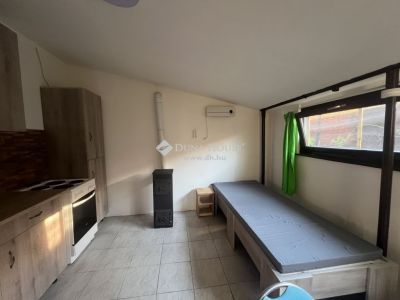 Eladó családi ház Szeged