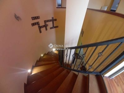 Eladó családi ház Vecsés