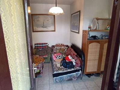Eladó nyaraló Gomba