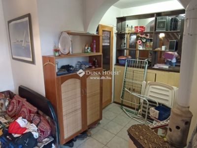 Eladó nyaraló Gomba