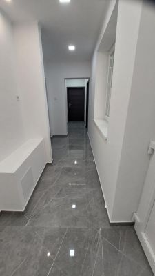 Eladó lakás Bana
