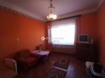 Eladó családi ház Tura