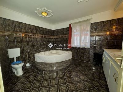 Eladó családi ház Budapest