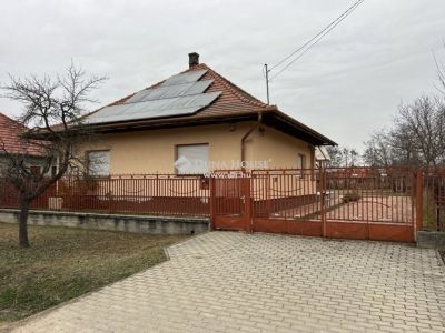 Eladó családi ház Kóka