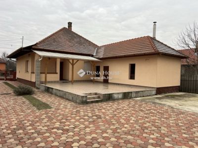 Eladó családi ház Kóka