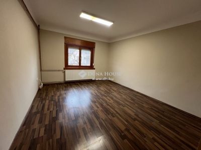 Eladó családi ház Kóka
