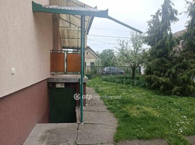 Eladó családi ház Simontornya