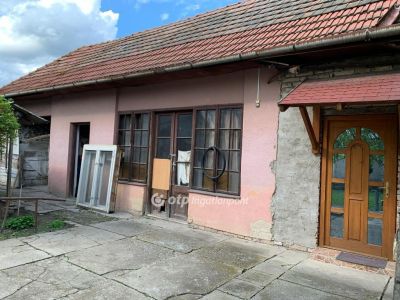 Eladó családi ház Cegléd