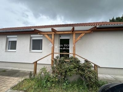 Eladó családi ház Monor