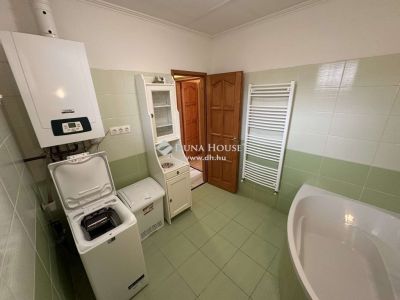 Eladó családi ház Monor