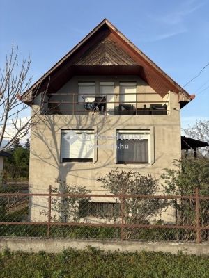 Eladó családi ház Tápiószecső