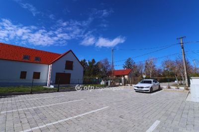 Eladó lakás Csopak