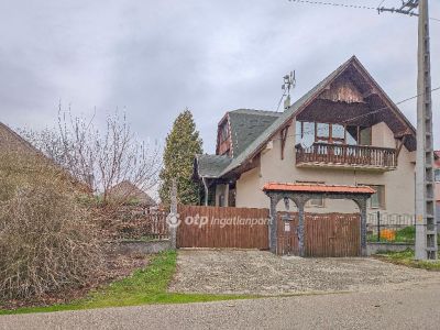 Eladó családi ház Gárdony