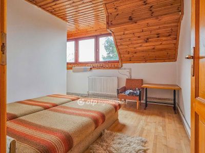 Eladó családi ház Gárdony