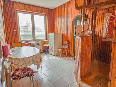 Eladó családi ház Gárdony