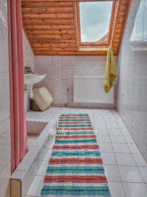 Eladó családi ház Gárdony