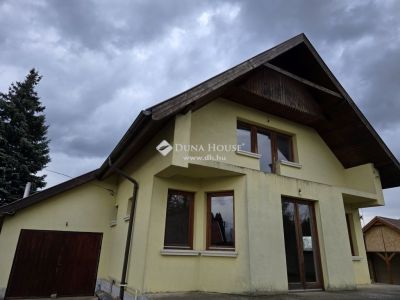 Eladó családi ház Vác