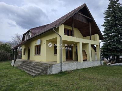Eladó családi ház Vác