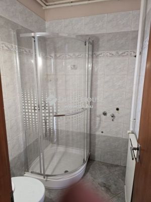 Eladó családi ház Vác