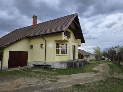Eladó családi ház Vác