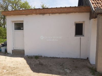Eladó családi ház Tura