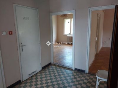 Eladó családi ház Budapest