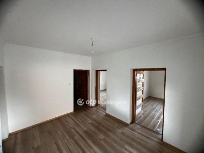 Eladó családi ház Szentistván