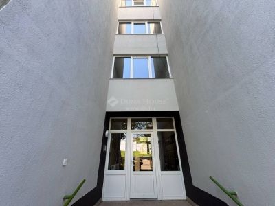 Eladó lakás Komló