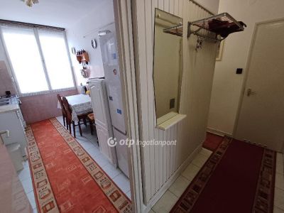 Eladó lakás Csongrád