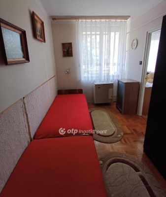 Eladó lakás Csongrád