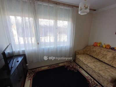 Eladó lakás Csongrád
