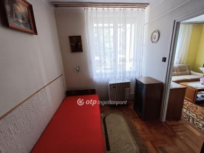 Eladó lakás Csongrád