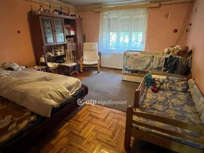 Eladó családi ház Albertirsa