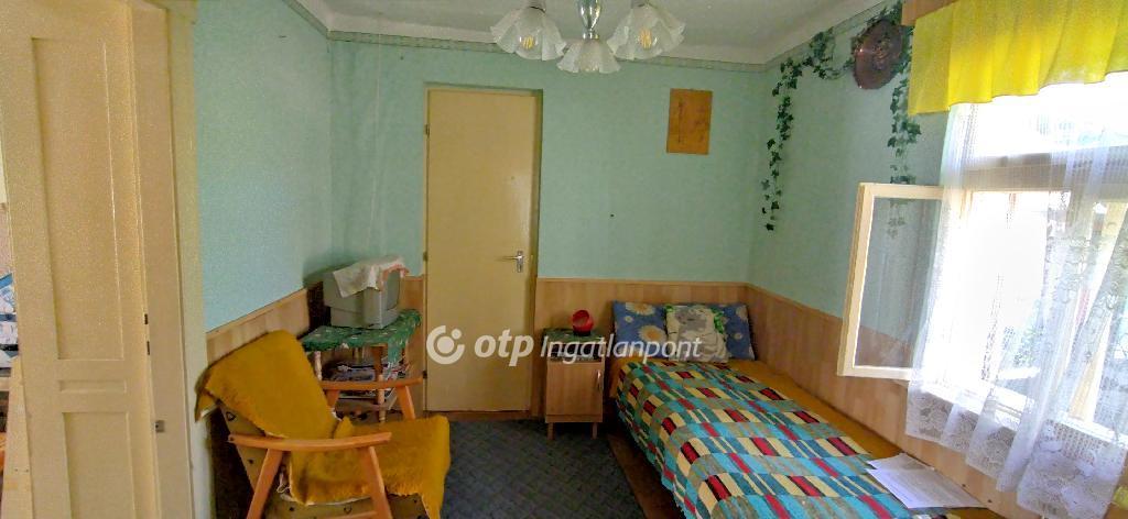 Eladó családi ház Csongrád