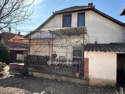 Eladó családi ház Cegléd