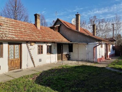 Eladó családi ház Cegléd
