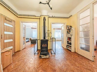 Eladó családi ház Budapest