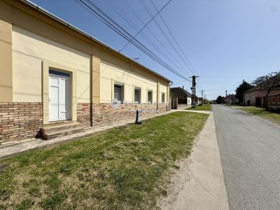 Kiadó családi ház Fadd