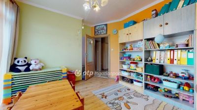 Eladó családi ház Kazincbarcika