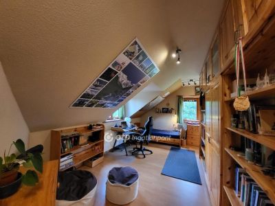 Eladó családi ház Budakeszi