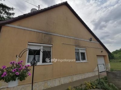 Eladó családi ház Hajdúsámson