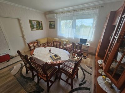 Eladó lakás Tiszaföldvár