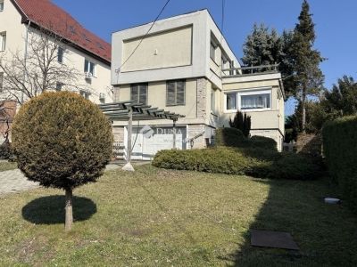Eladó családi ház Érd