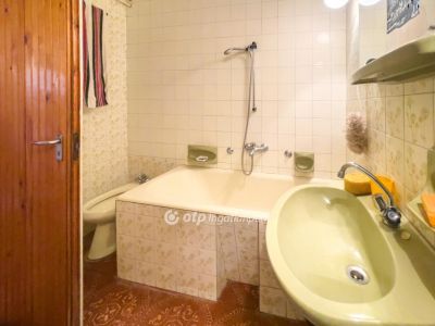Eladó családi ház Győr
