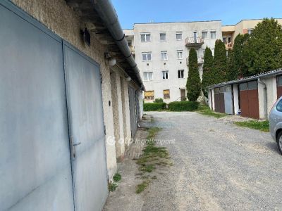Eladó egyedi garázs Zalaegerszeg