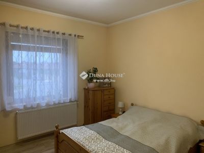 Eladó családi ház Szigethalom