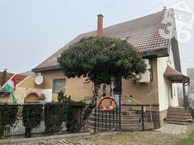 Eladó családi ház Solt