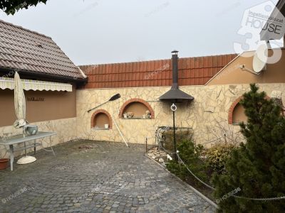 Eladó családi ház Solt