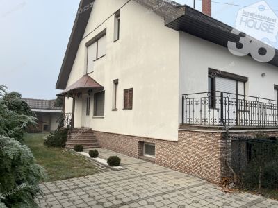 Eladó családi ház Solt